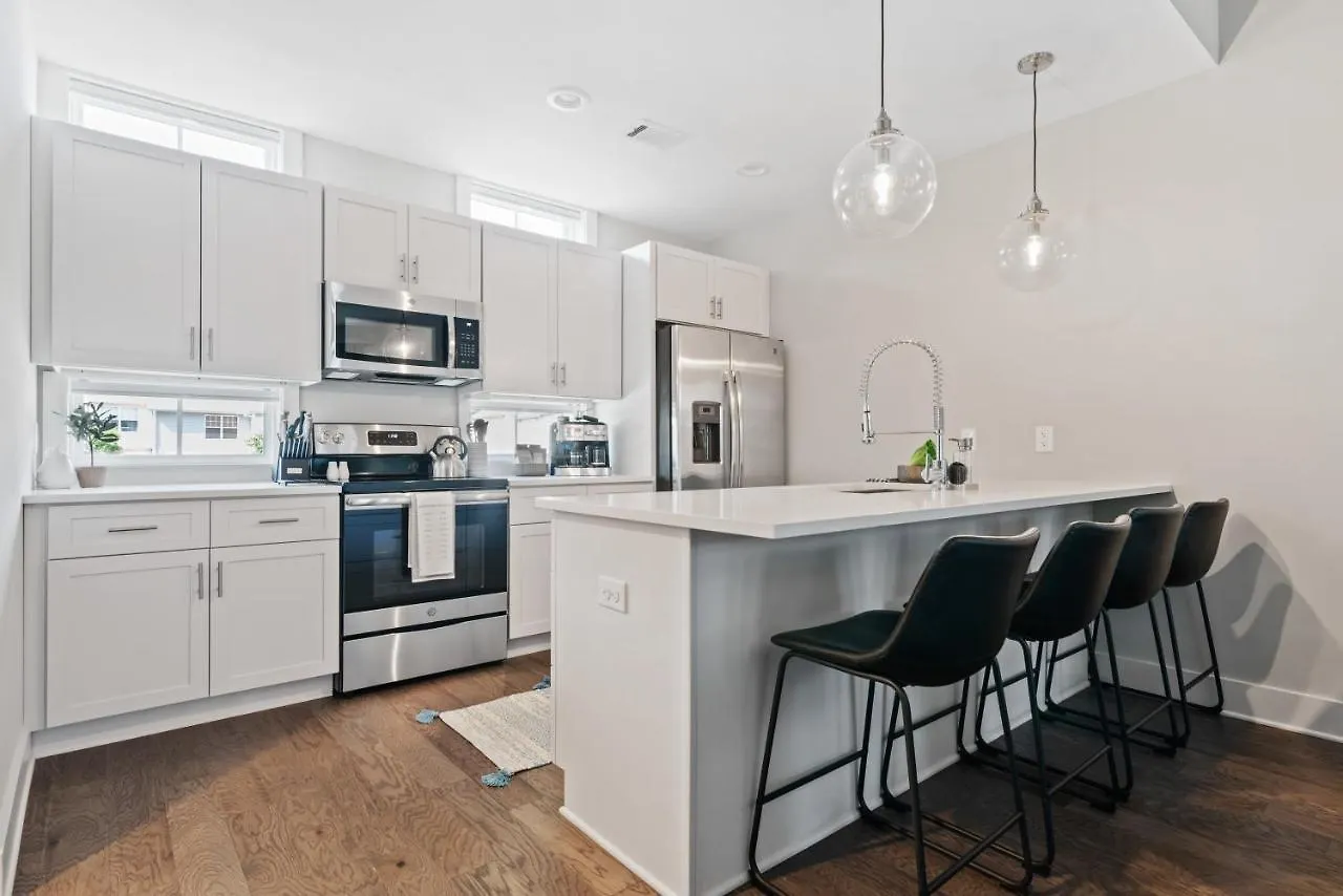 בית נופש 3 Bedroom Townhome In The Heart Of Nashville!
